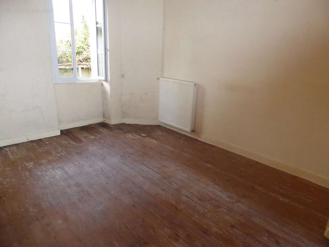 Maison à LES ESSARDS