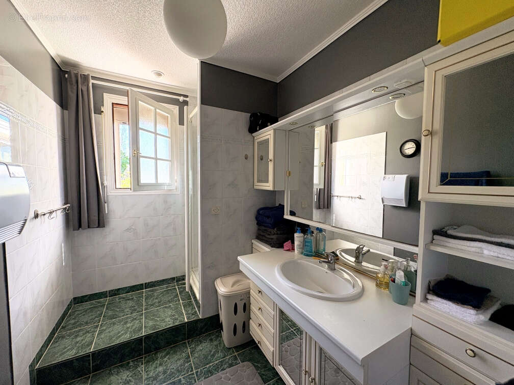 Maison à TOUR-EN-BESSIN