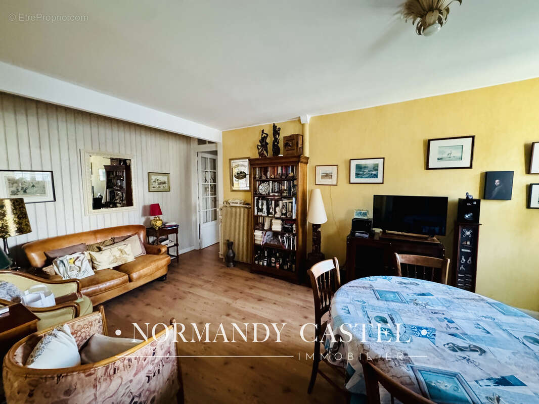 Appartement à TROUVILLE-SUR-MER