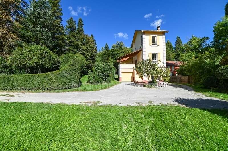 Maison à SAINT-PIERRE-D&#039;ARGENCON