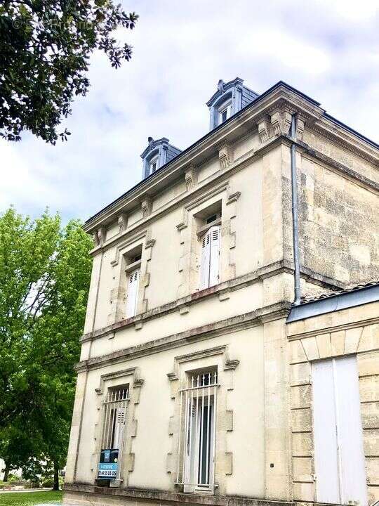 Maison à SAINT-JULIEN-BEYCHEVELLE