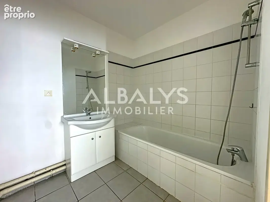 Appartement T2 avec extérieur et place de parking - ARTIGUES-PRES-BORDEAUX - photo 5