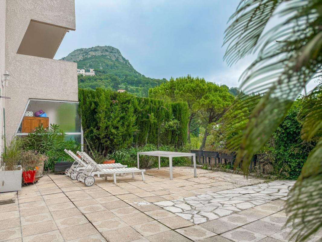 Appartement à VENCE