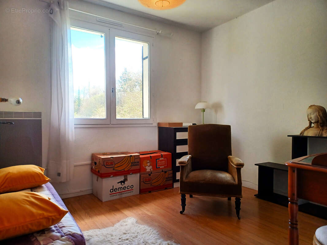 Maison à COURS-LES-BARRES