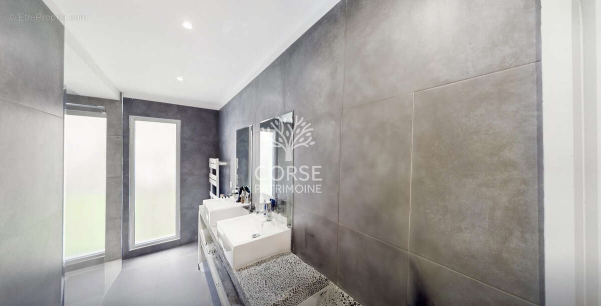 Maison à PORTO-VECCHIO