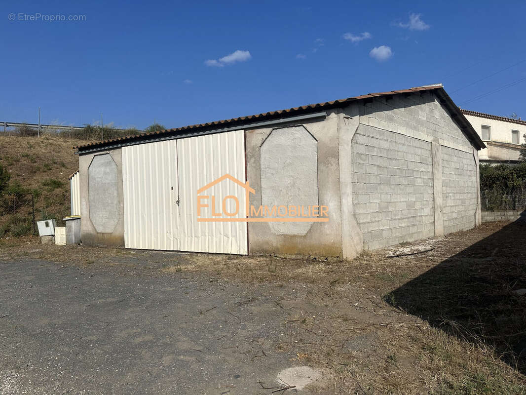 Parking à MARSEILLAN