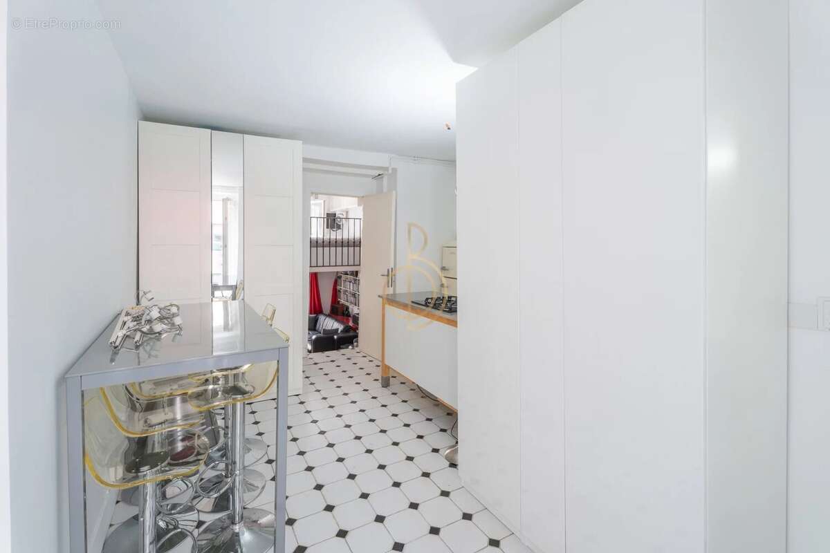 Appartement à PARIS-17E