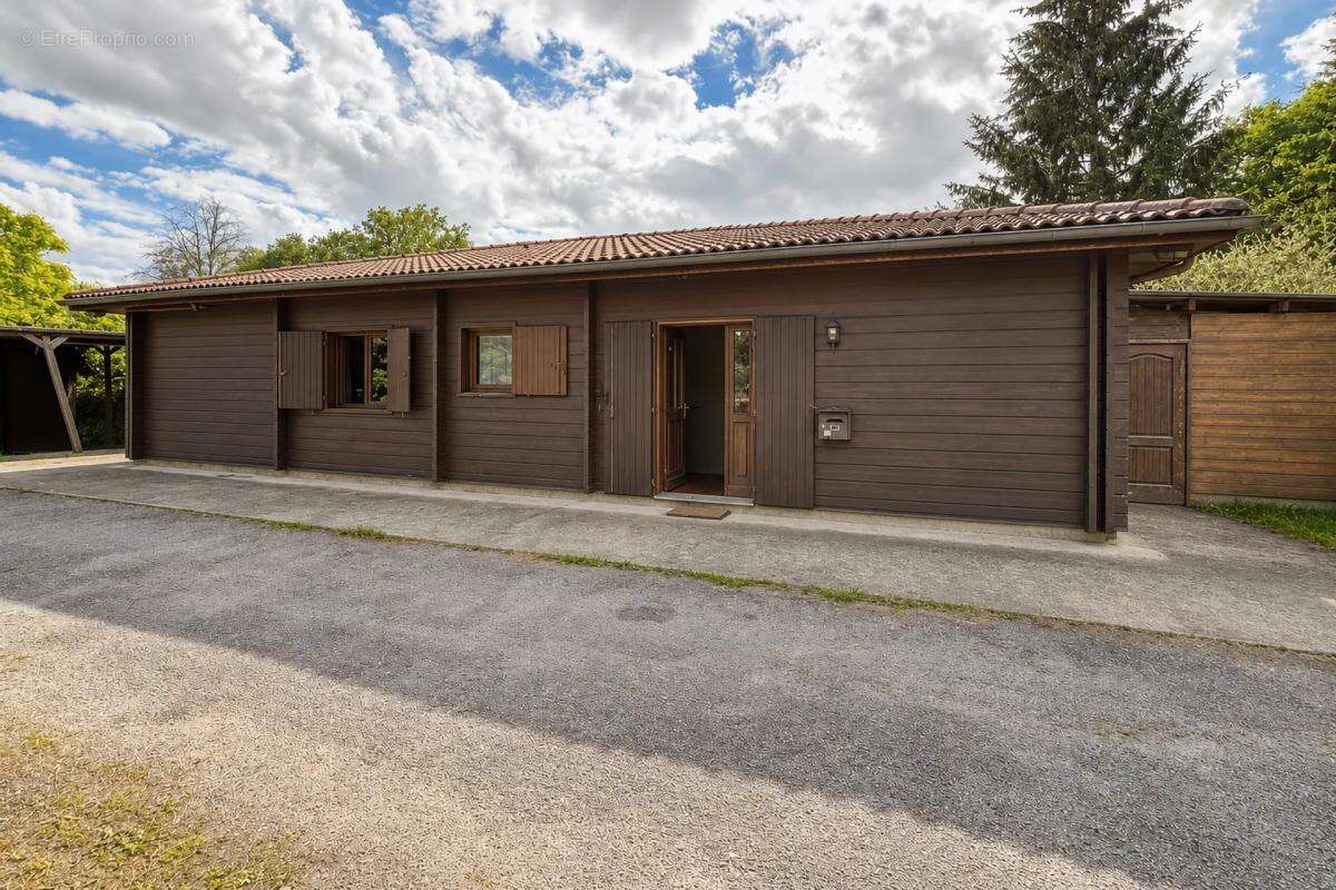 Maison 4 pièces de 121 m² à Meilhac - photo 9