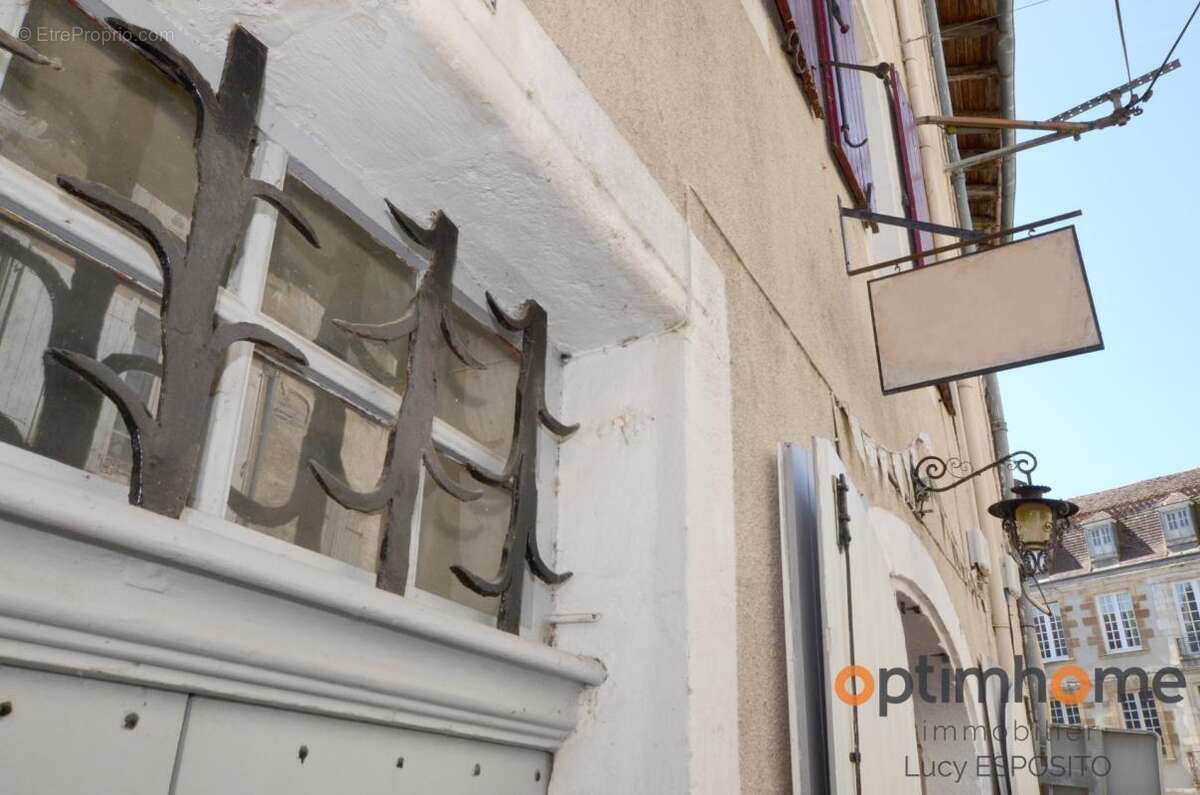  Opportunité Unique au Cœur du Village Historique de Confolens !  - photo 50
