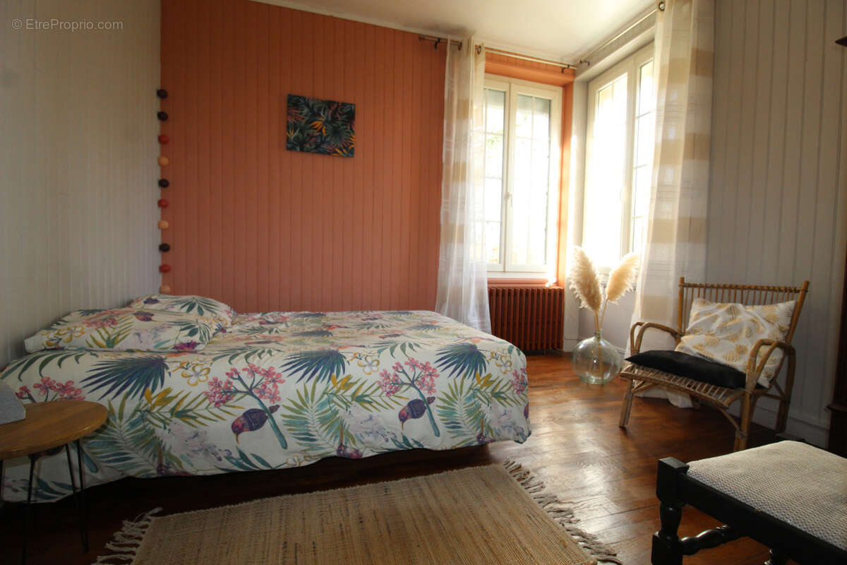 Maison à JOUET-SUR-L'AUBOIS