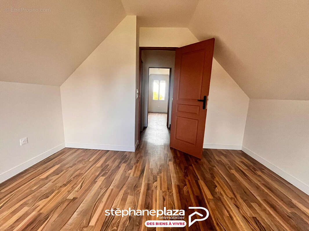 Appartement à LE MESNIL-ESNARD