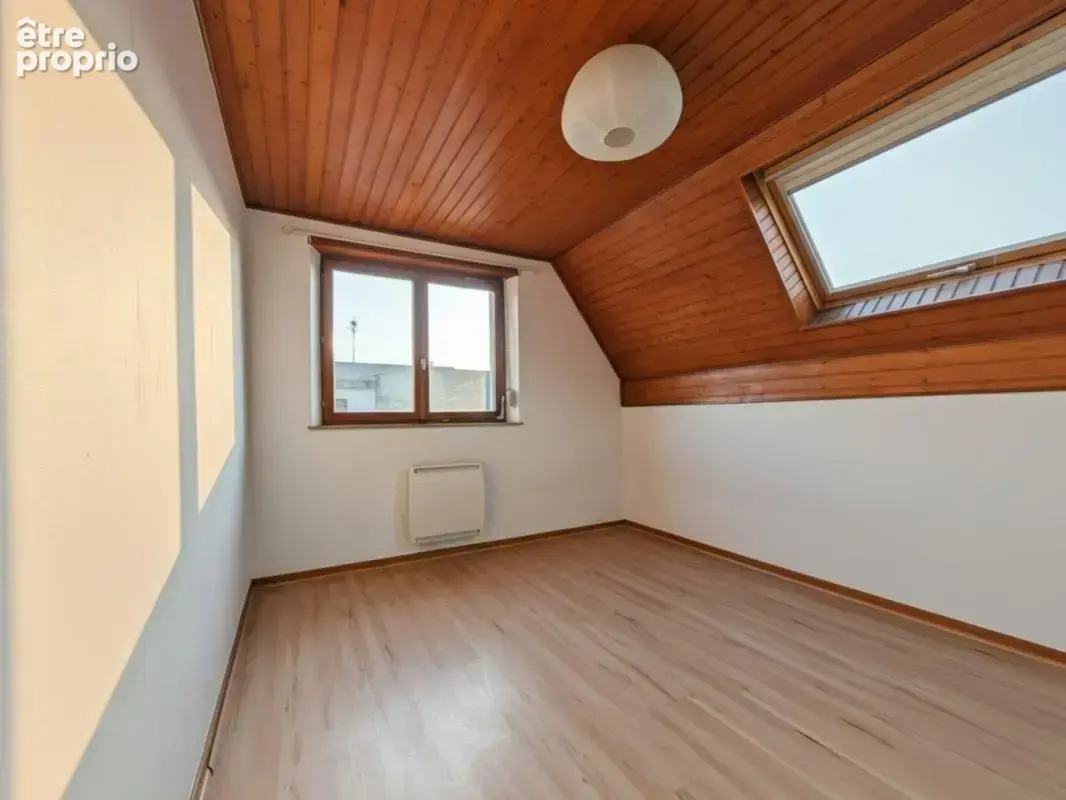 Maison familiale 165 m² - 8 pièces - 5 Chambres - Grand garage - photo 9