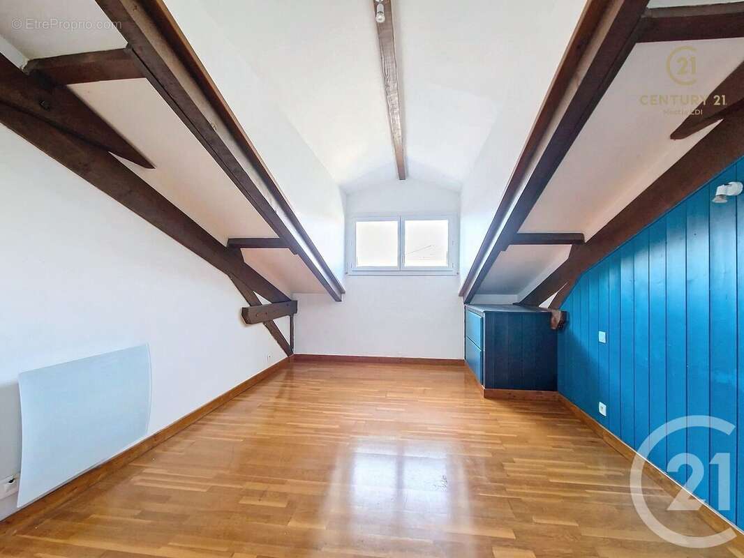 Appartement à CONDRIEU