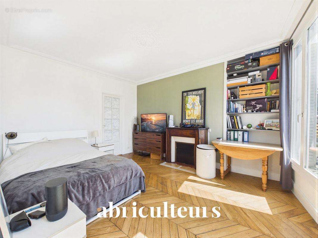 Appartement à PARIS-10E