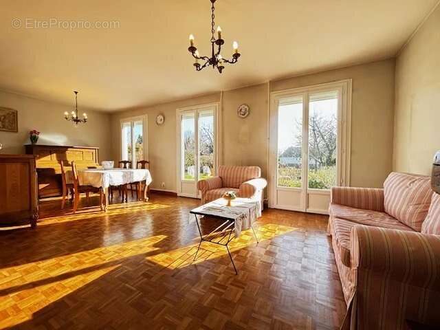 Maison à LE MESNIL-ESNARD