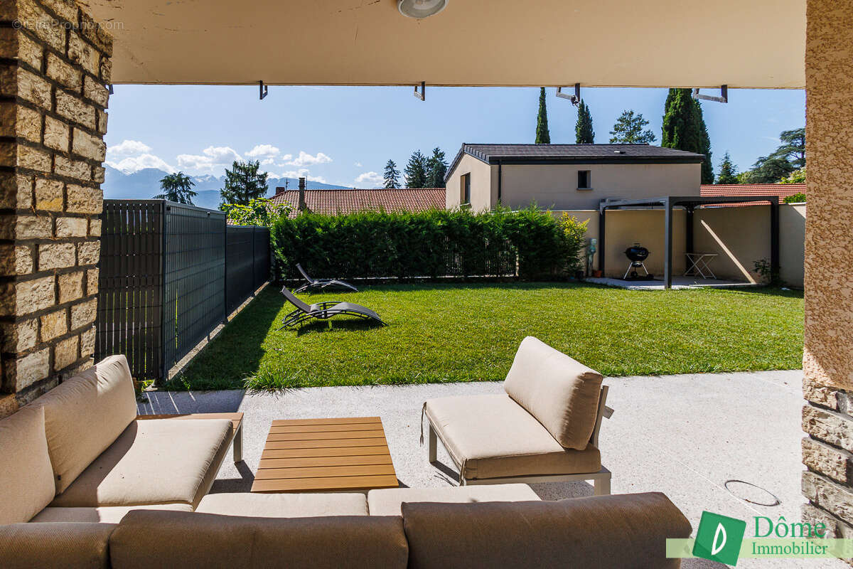 Appartement à CORENC