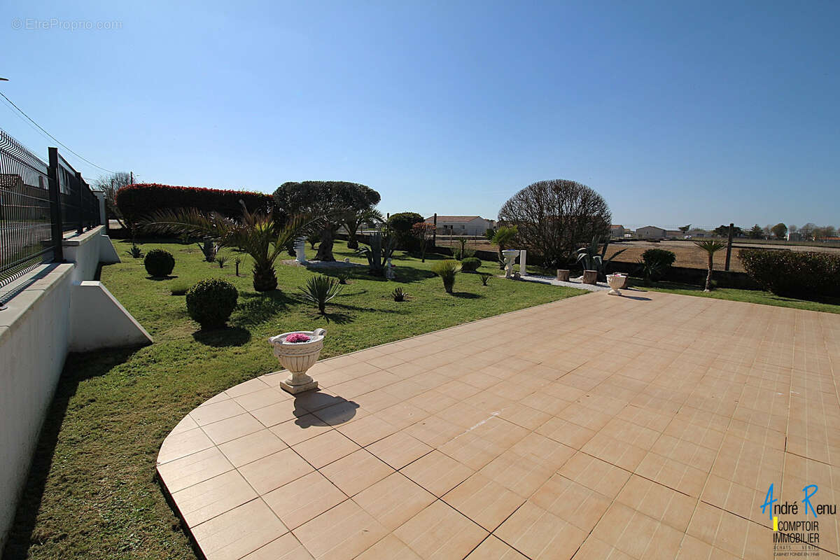Grande maison familiale avec jardin paysagé - photo 2