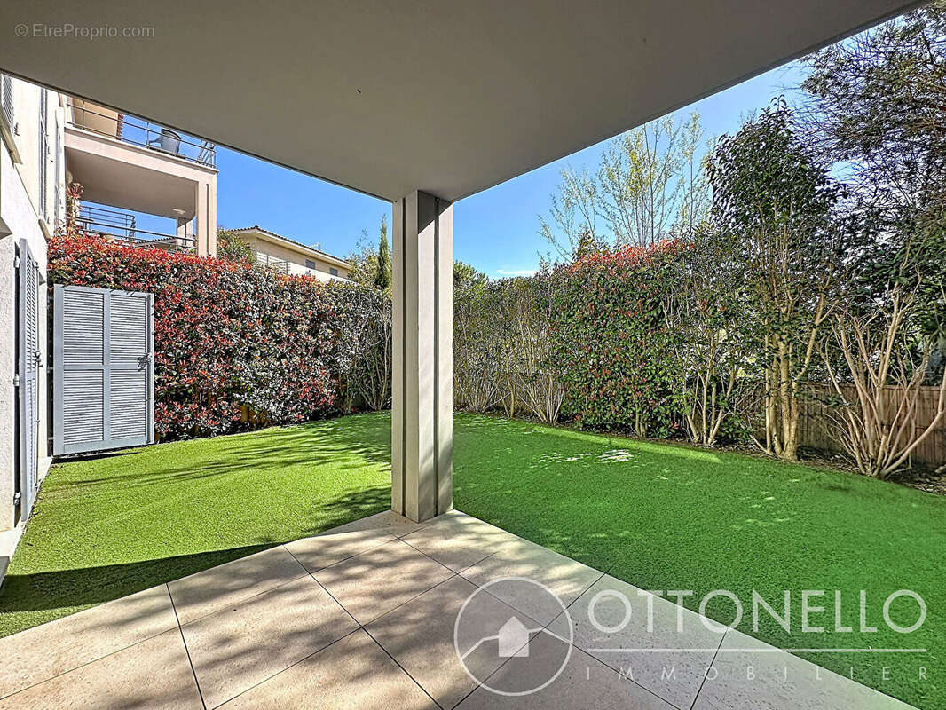 Appartement à ROQUEBRUNE-SUR-ARGENS
