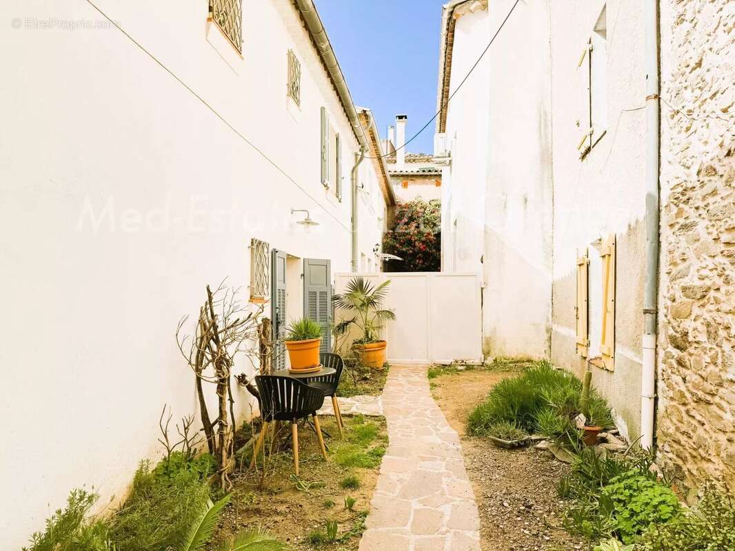 Appartement à LA GARDE-FREINET