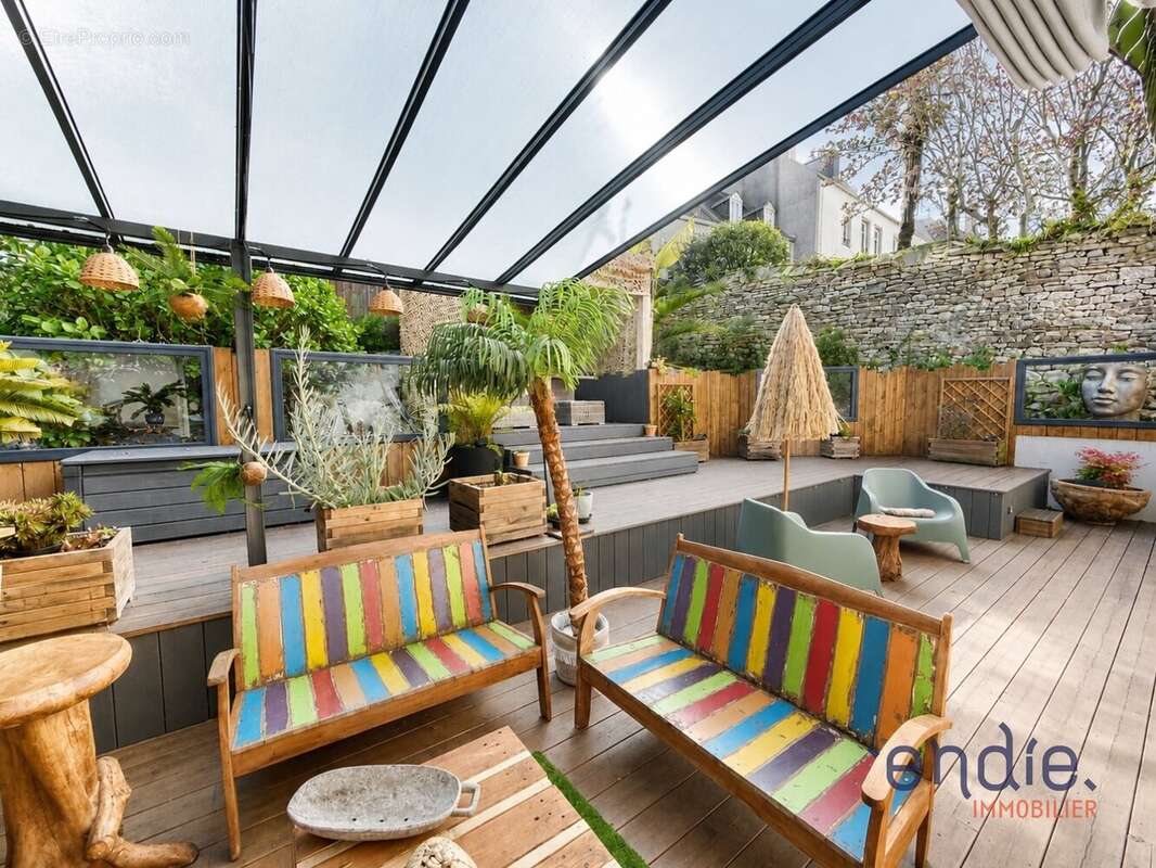 Maison Lumineuse et Fonctionnelle dans un Quartier Paisible - photo 2