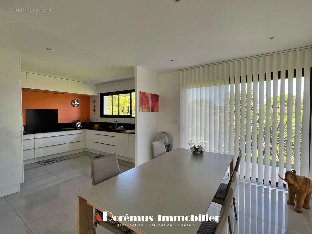 Maison à CAMBLANES-ET-MEYNAC