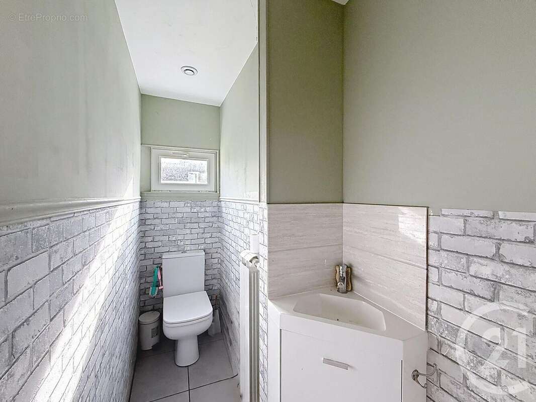 Maison à VILLETHIERRY