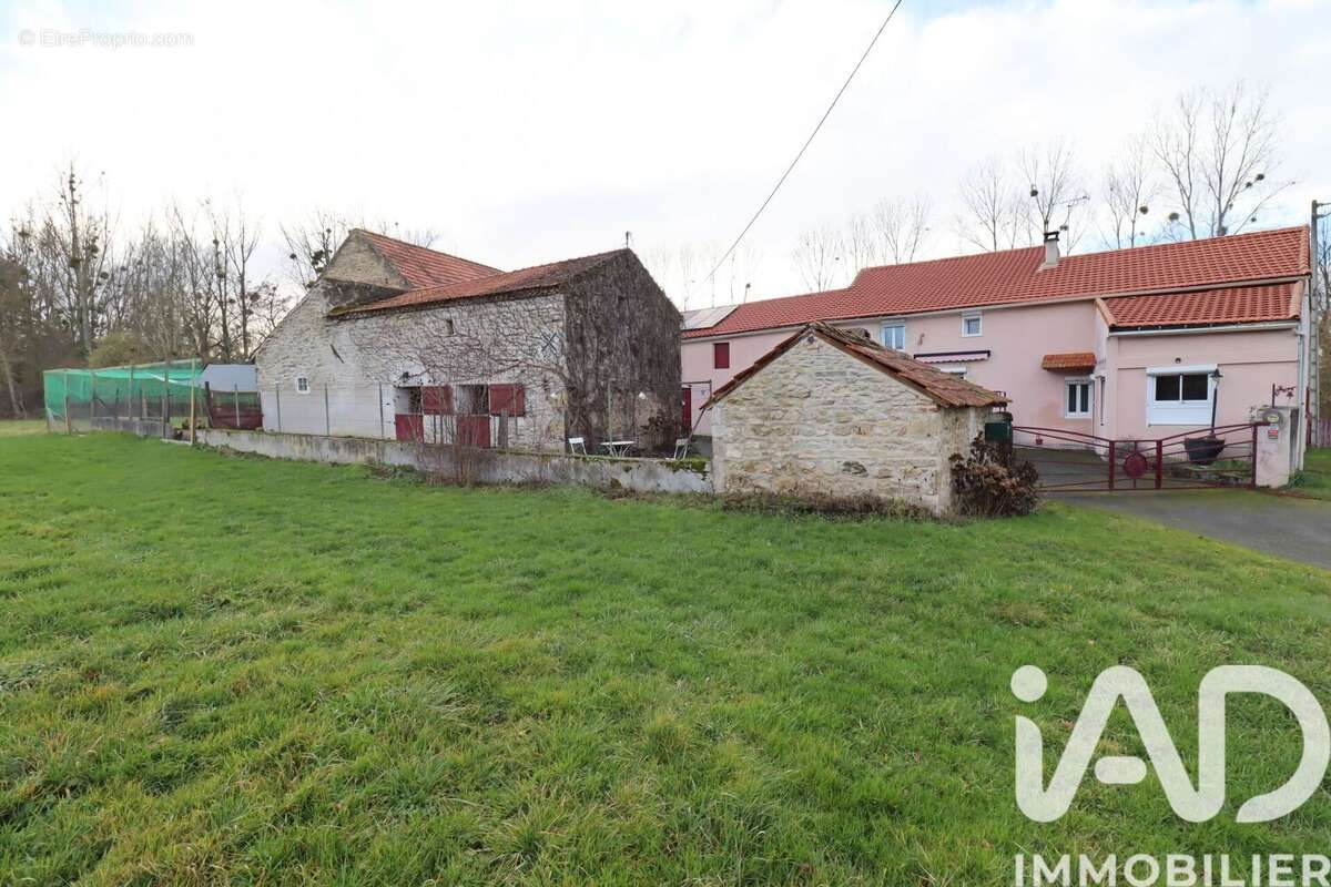Maison 195 m² à Monteignet-Sur-L'andelot  - photo 5