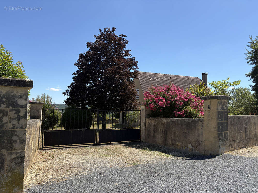 Maison individuelle avec parc arboré et vue sur la campagne   À moins de 10 minutes à pied du centre médiéval - photo 4