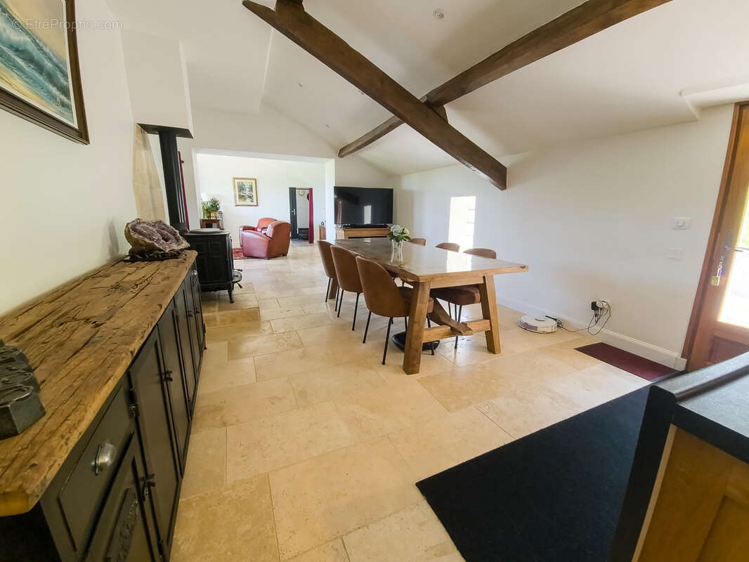 Maison à SAINTE-MAURE-DE-PEYRIAC