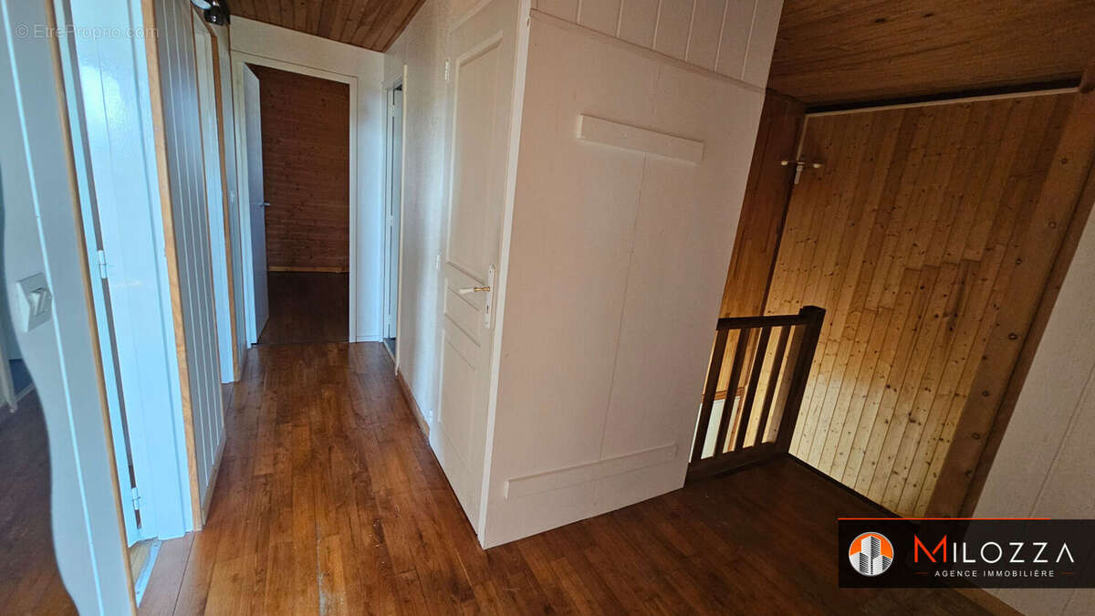 Maison 4 chambres avec garage et jardin - Saint-Quentin-Fallavier - photo 18