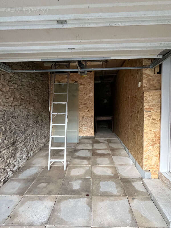 Maison à SAINT-REMY-EN-MAUGES