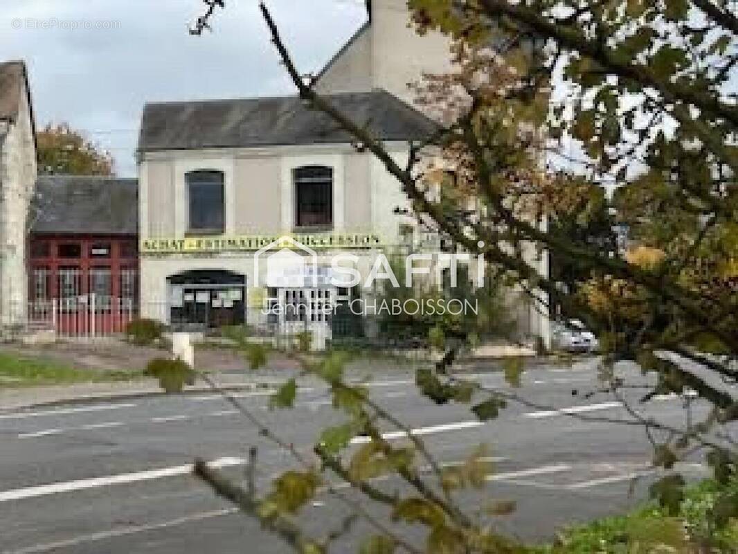 Photo 1 - Commerce à CHATELLERAULT