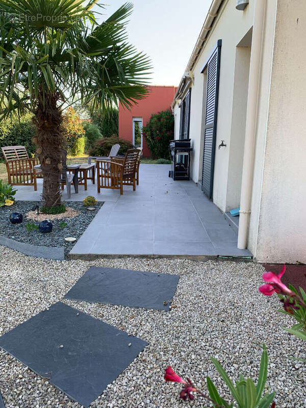 Maison à LA CHAPELLE-BASSE-MER