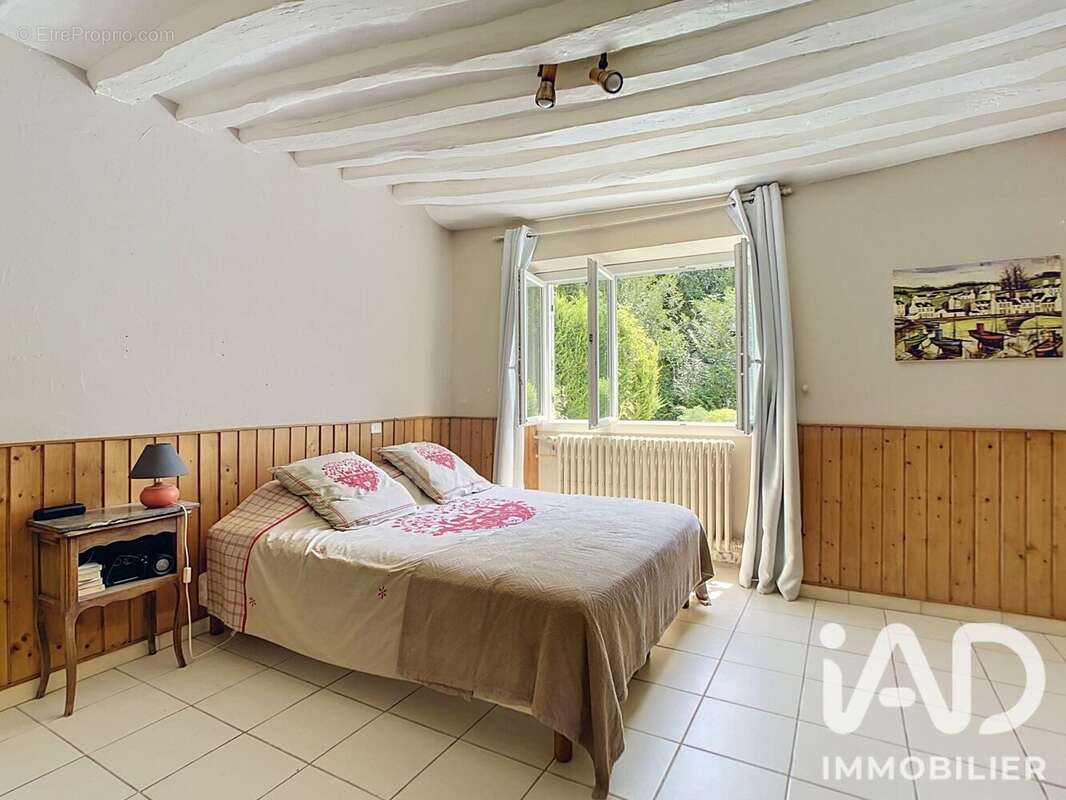 Maison 170 m² à Fontaine-La-Riviere  - photo 8
