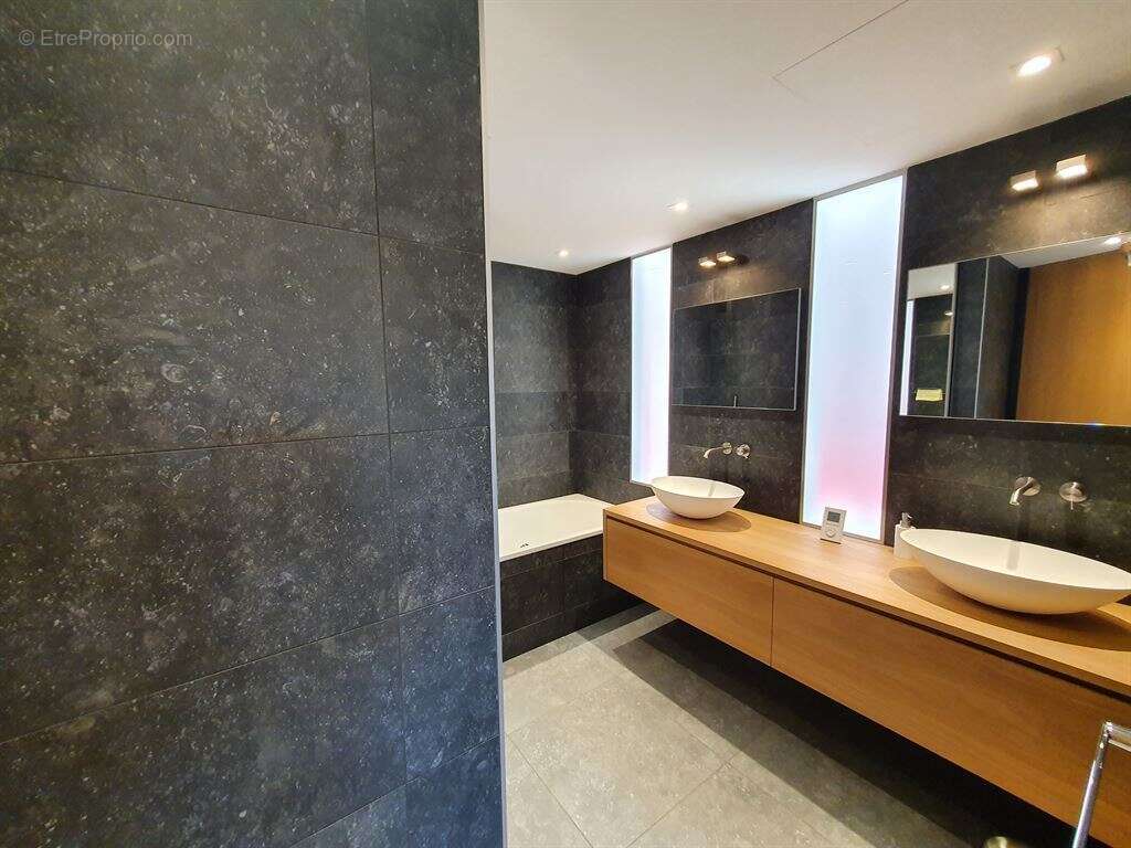 Appartement à VILLE-D'AVRAY
