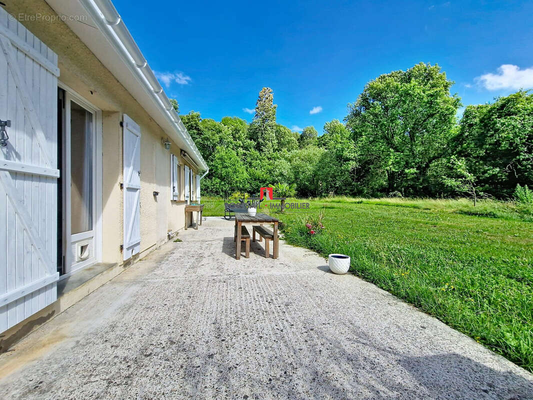 Maison 103 m² à Saint-Andre-De-Cubzac  - photo 2