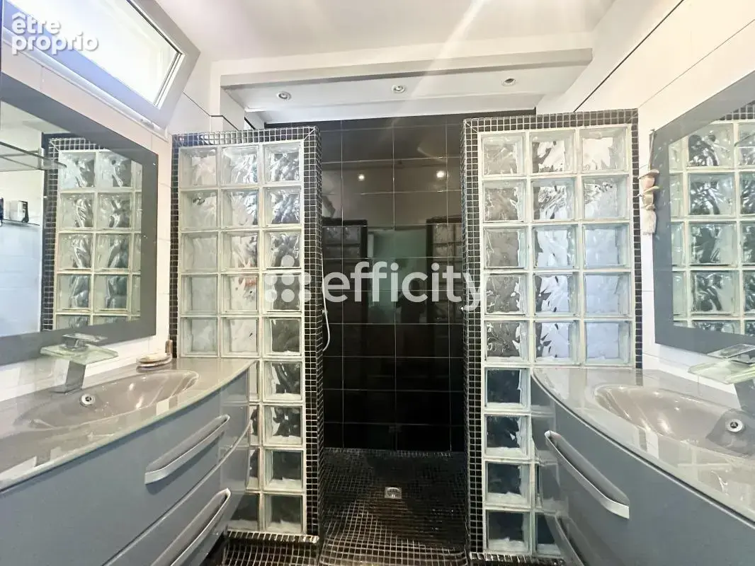 Maison 90 m² à Saint-Victoret  - photo 18