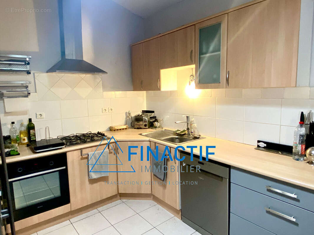 Appartement à EGUILLES