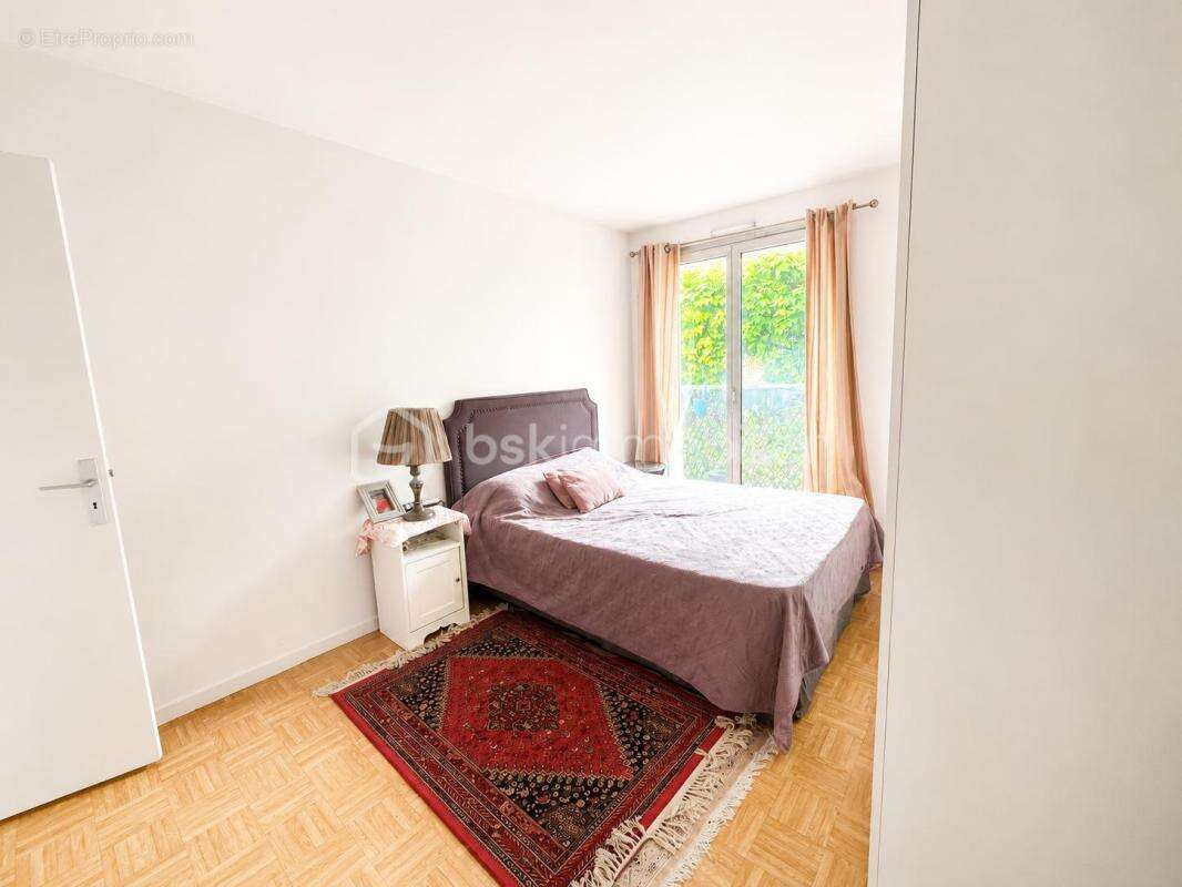 EXCLUSIVITÉ – Puteaux République  Appartement familial 113 m²  4 chambres possibles  Balcon  Cave  Parking  À 4 min du métro Lig - photo 6