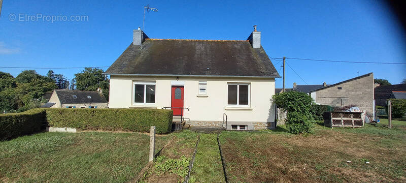 Maison à PLOUMAGOAR