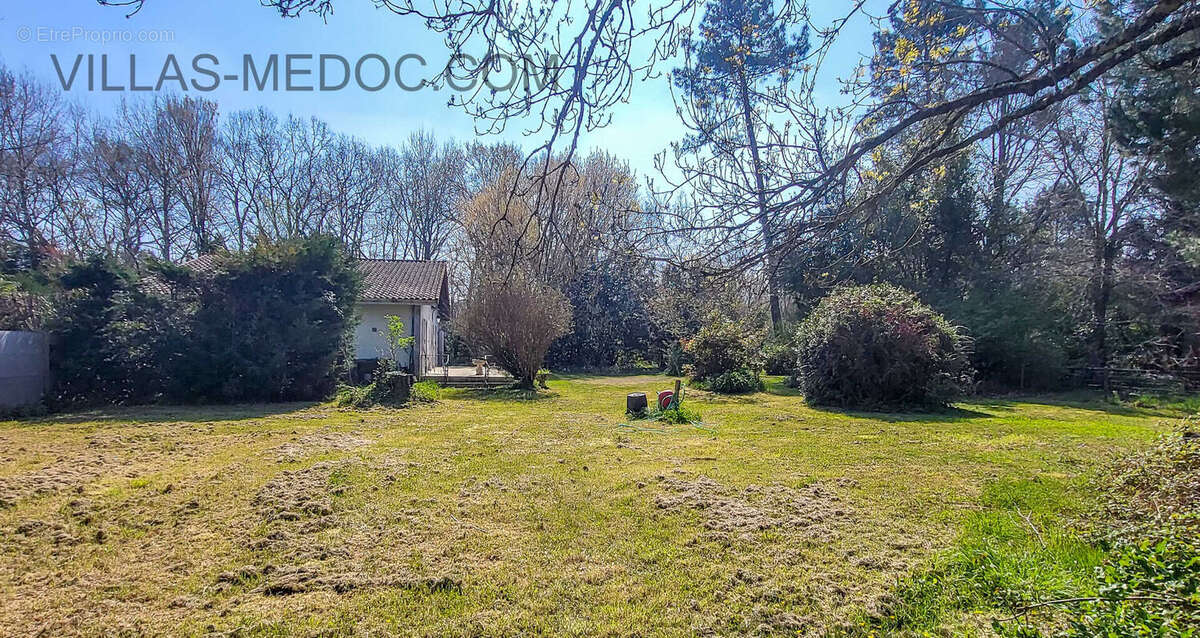 Maison à VENDAYS-MONTALIVET