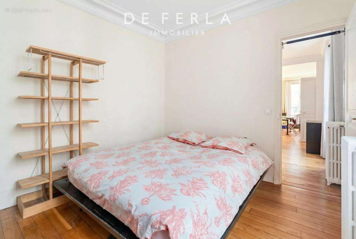 Appartement à PARIS-14E