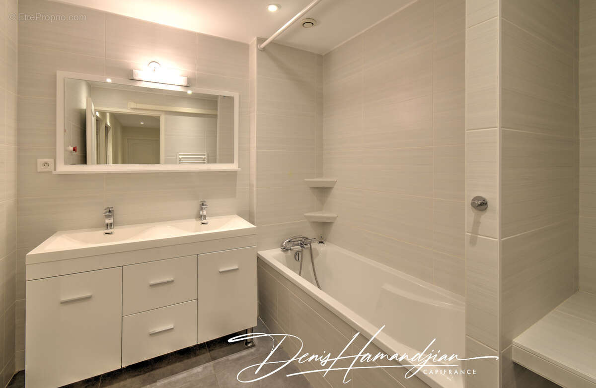 Maison à vendre 5 pièces - 4 Chambres - 122 m2 - FONTAINES SAINT MARTIN (69270) - photo 18