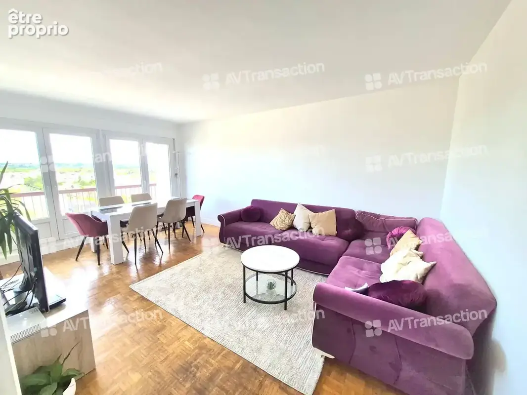 Photo Appartement à Bron au prix de 170 000€