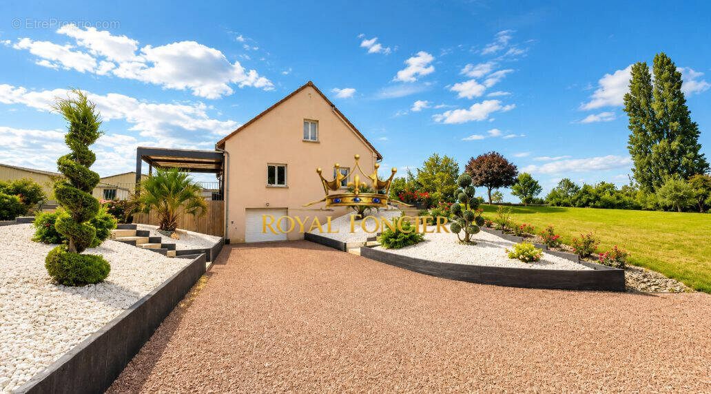 Maison 185 m² à Barrou  - photo 2