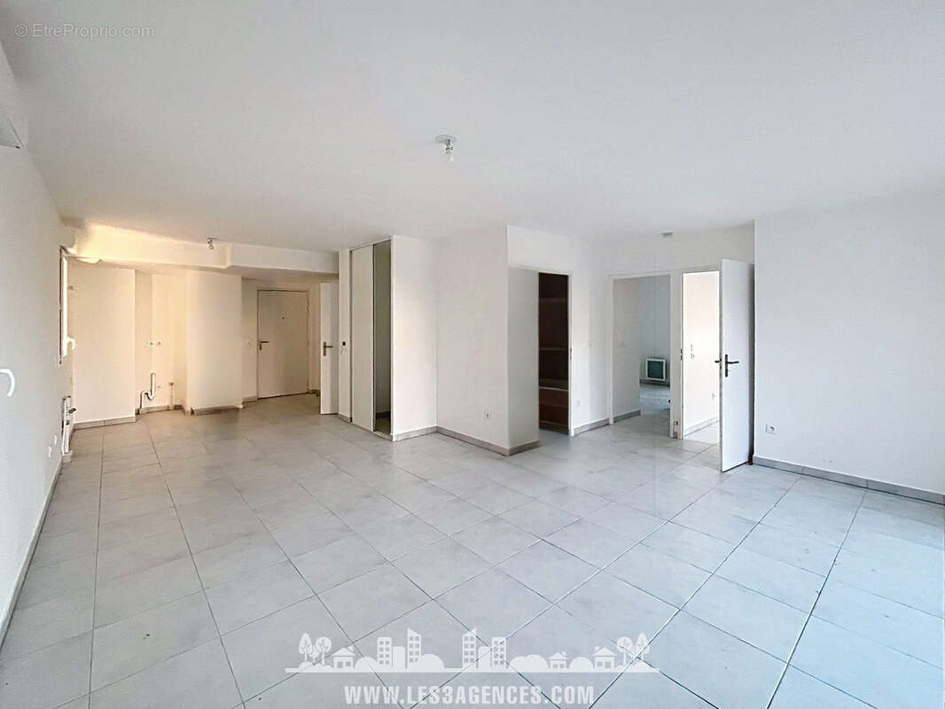 Appartement à COGOLIN