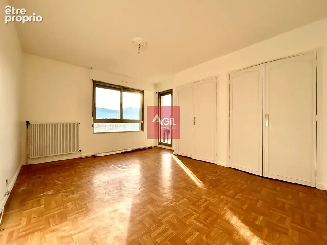 GRENOBLE - T3 de 75m2 avec balcon, cave et possibilité garage. - photo 7