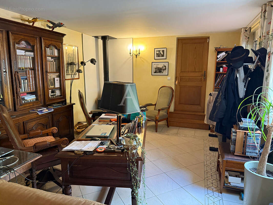 Saint Juery , Belle maison de 234 M² - photo 9