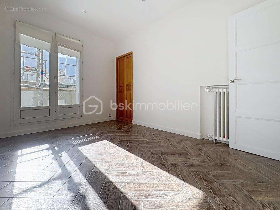 Appartement à NANTERRE