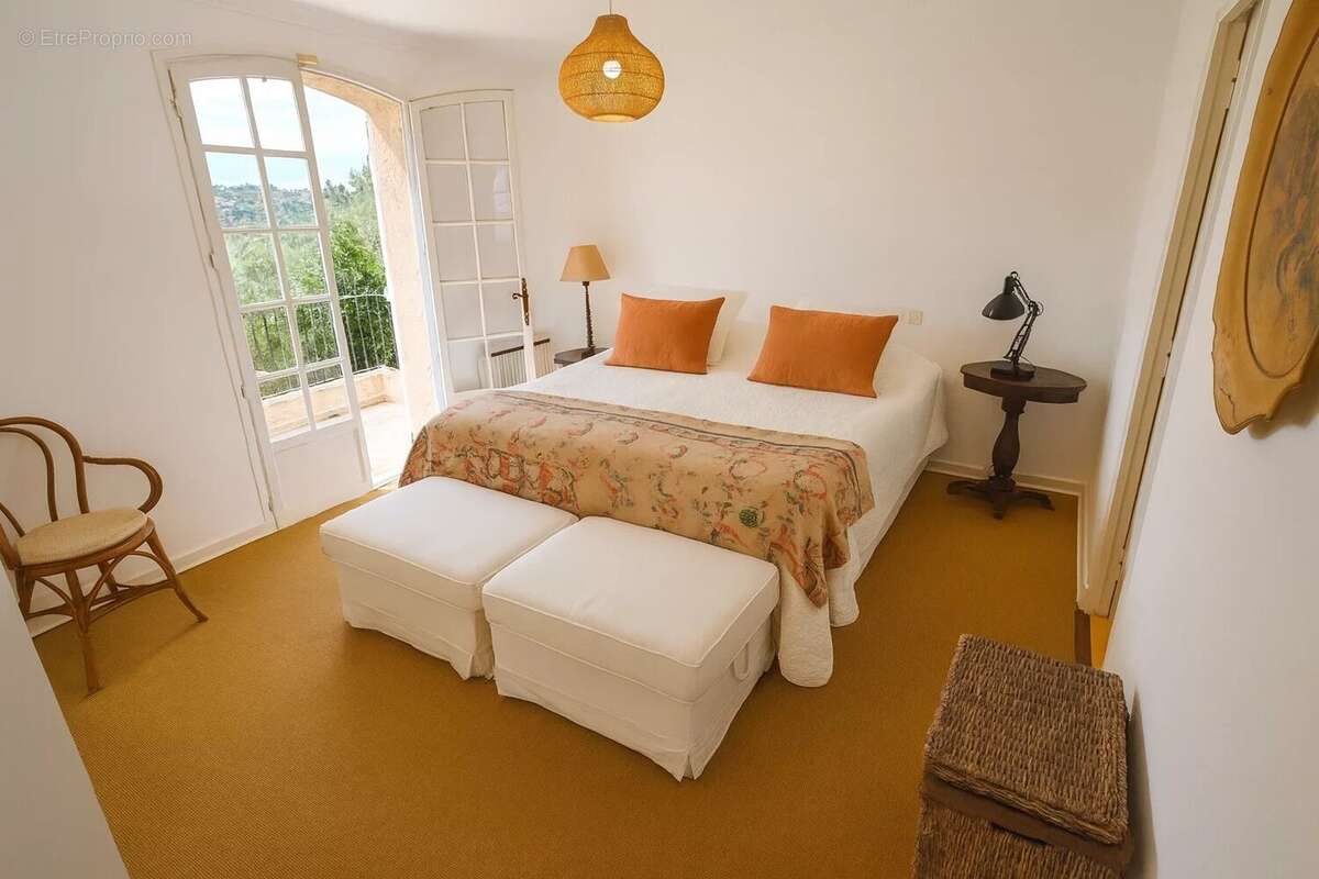 Maison à MANDELIEU-LA-NAPOULE